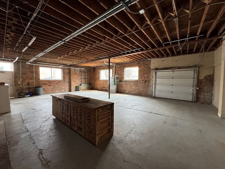 More Photos Of 112 NW 2nd Ave, Mandan Storefront Retail Residential For Lease