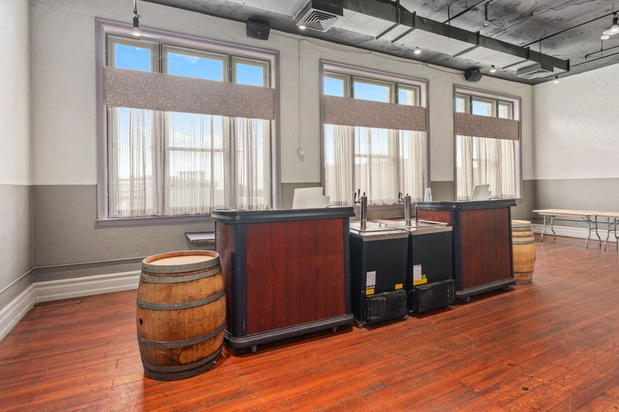 More Photos Of 812-814 W Hamilton St, Allentown Loft Creative Space For Sale