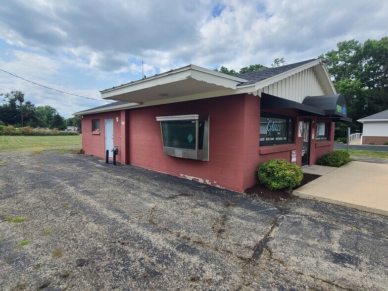 More Photos Of 2200 Center Ave, Janesville Flex For Sale