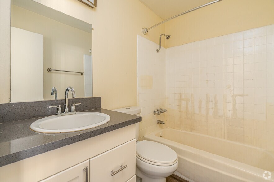 More Photos Of 10560 Haddon Ave, Pacoima Apartments For Sale