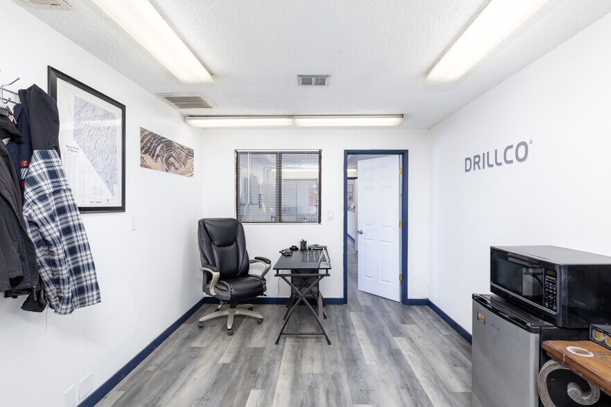 More Photos Of 450 S 4th St, Elko Warehouse For Lease