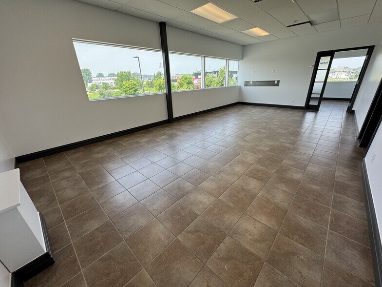More Photos Of 6100-6140 Rue Christophe-Pelissier, Trois-Rivières Office For Lease