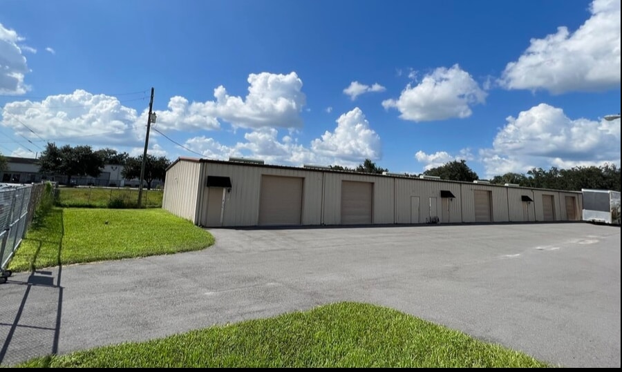 Primary Photo Of 3031 Gusty Ln, Orlando Warehouse For Lease