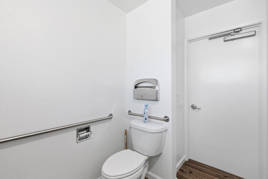 More Photos Of 47 Penny Ln, Watsonville Medical For Sale