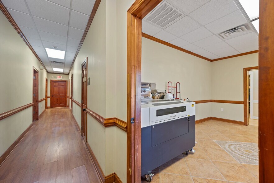 More Photos Of 441 Kinston Hwy, Richlands Office For Sale