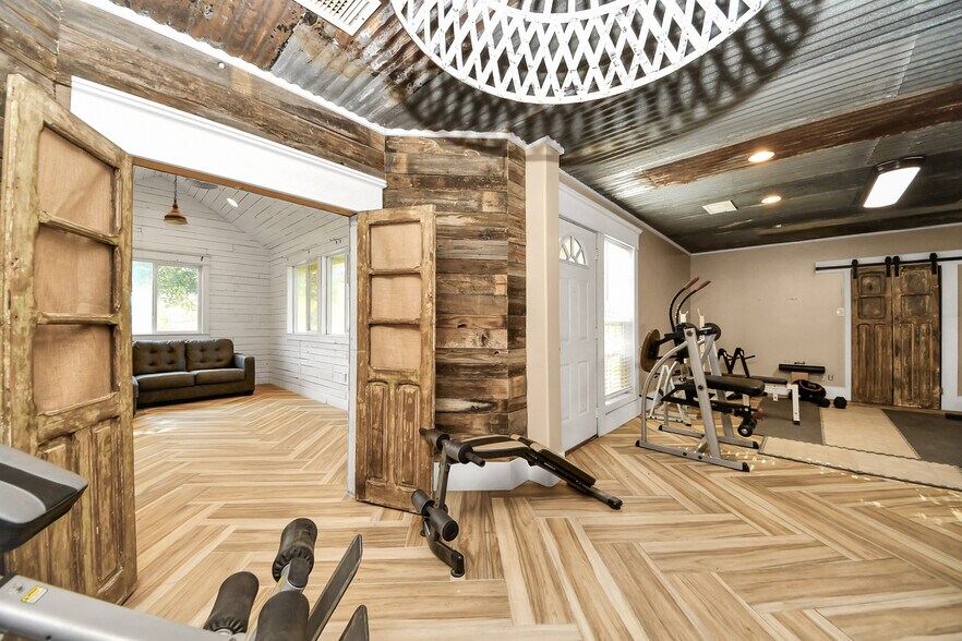 More Photos Of 17188 Highway 321, Dayton Specialty For Sale