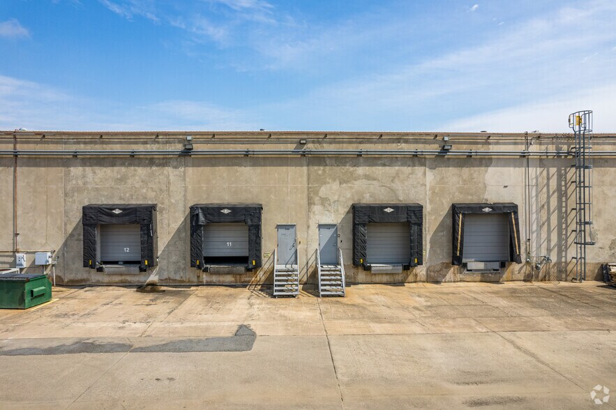 More Photos Of 2201 Brookwood Dr, Little Rock Light Distribution For Lease