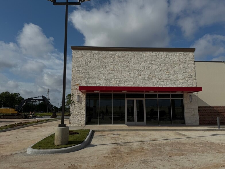 More Photos Of 22323 Southwest Fwy, Richmond General Retail For Lease