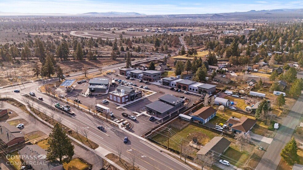 More Photos Of 21185 Reed Market Rd, Bend Storefront Retail Office For Lease