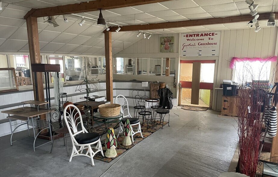More Photos Of 1958 Brockway St, Saginaw Storefront For Sale