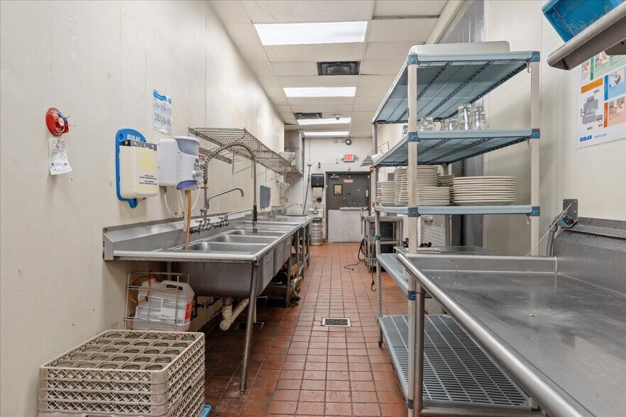 More Photos Of 1202 Murfreesboro Rd, Franklin Restaurant For Lease