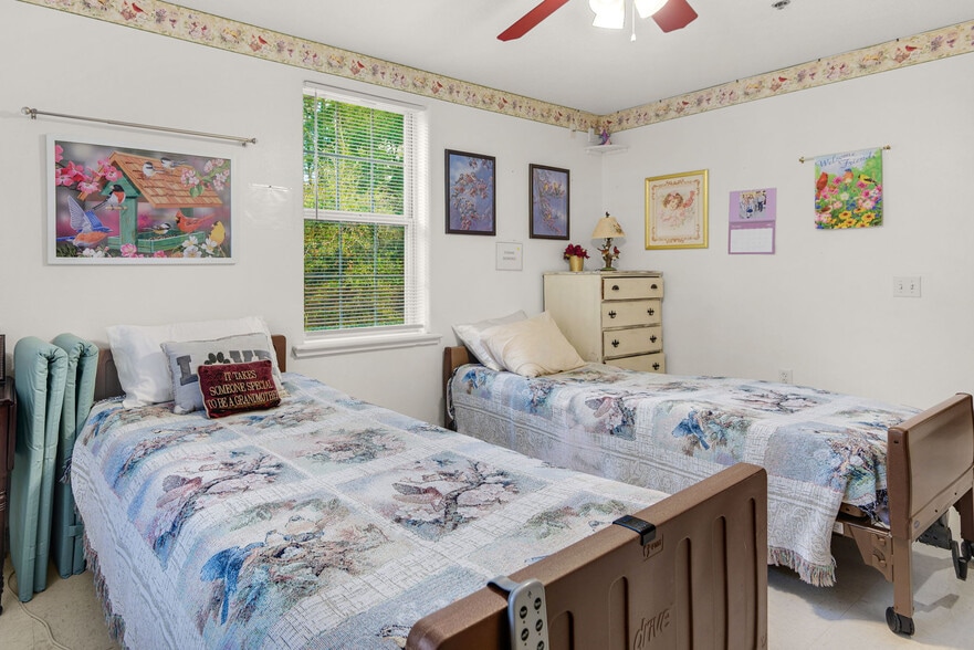 More Photos Of 3215 E James Lee Blvd, Crestview Healthcare For Sale