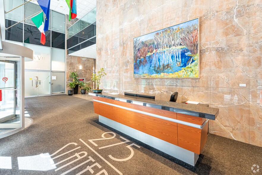 More Photos Of 275 Slater St, Ottawa Office For Lease