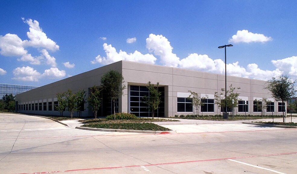 More Photos Of 8616 Freeport Pky, Irving Unknown For Lease