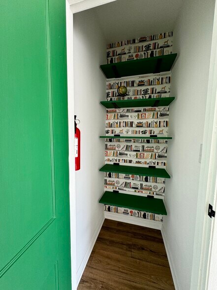 More Photos Of 20 W Side Sq, Macomb General Retail For Sale