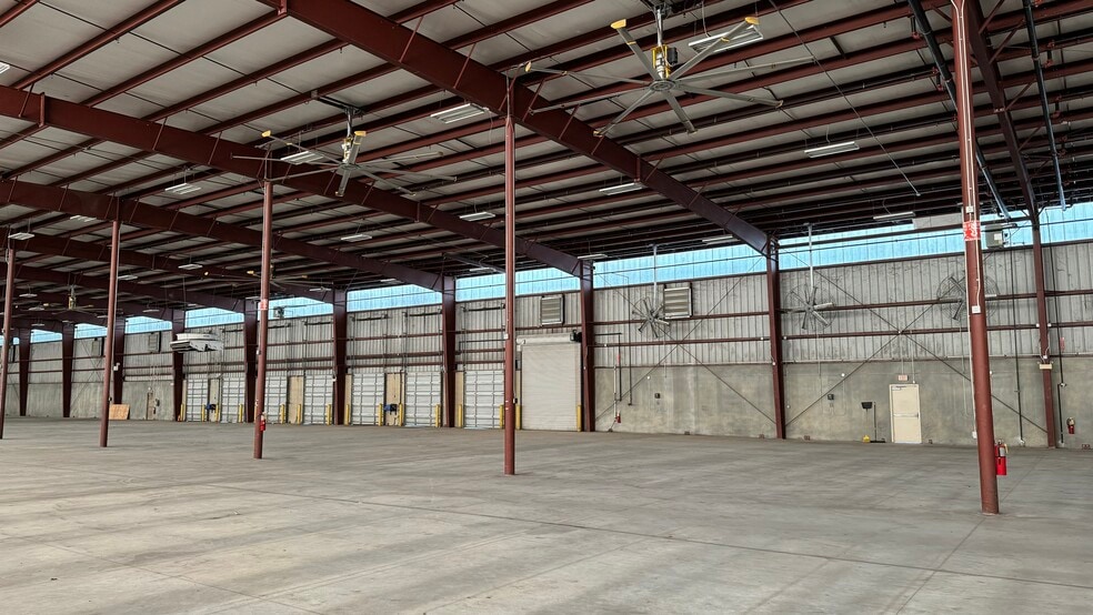 More Photos Of 231 Bourne Blvd, Savannah Warehouse For Lease
