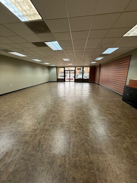 More Photos Of 1130-1148 Wallace Rd NW, Salem Supermarket For Lease