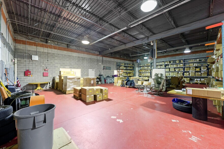 More Photos Of 16172 Imperial Pky, Strongsville Service For Sale