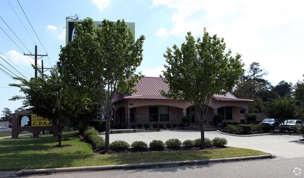 Primary Photo Of 2201 W Davis St, Conroe Office For Lease