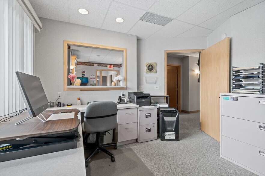 More Photos Of 3366-3368 NW Bunker Lake Blvd, Andover Medical For Sale