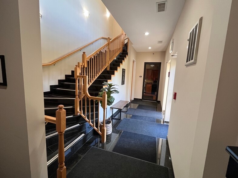 More Photos Of 1001 E Ogden Ave, Naperville Medical For Lease