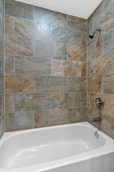 More Photos Of 1407 Mccauley, Tallahassee Apartments For Sale