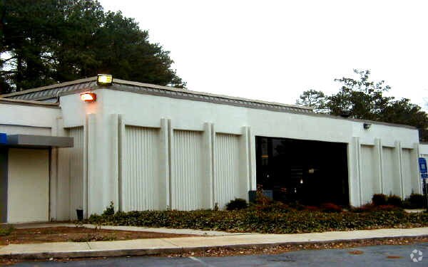 More Photos Of 325 Mount Vernon Hwy NE, Atlanta Bank For Sale