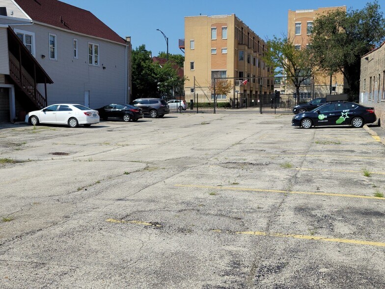 More Photos Of 3265 W Armitage Ave, Chicago Office Residential For Sale
