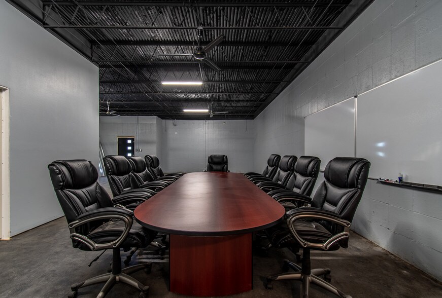 More Photos Of 620 S Staples St, Corpus Christi Auto Dealership For Sale