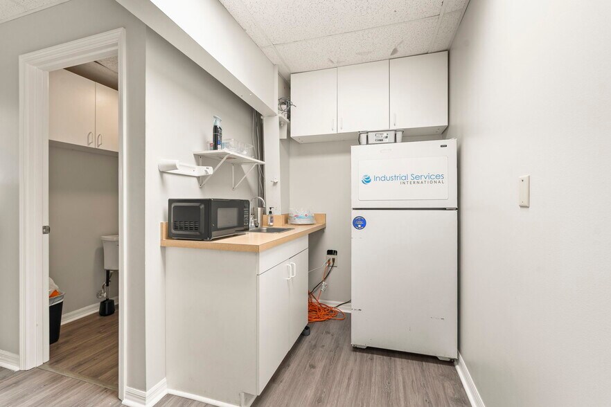 More Photos Of 16050 Orange Ave, Fort Pierce Warehouse For Sale