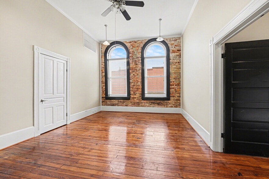 More Photos Of 106 W Moore Ave, Mooresville Loft Creative Space For Lease