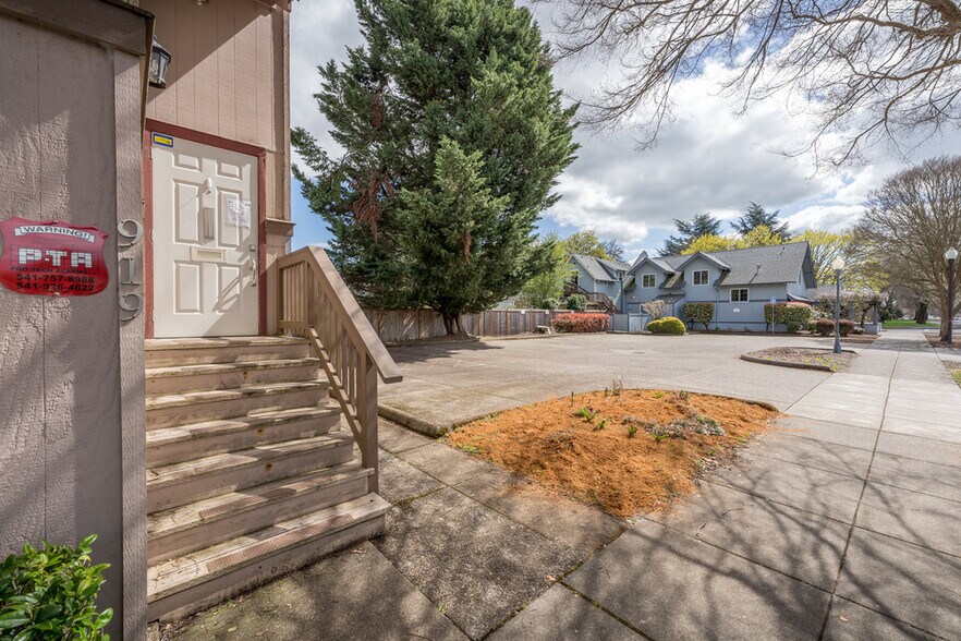 More Photos Of 909-919 Elm St SW, Albany Medical For Sale