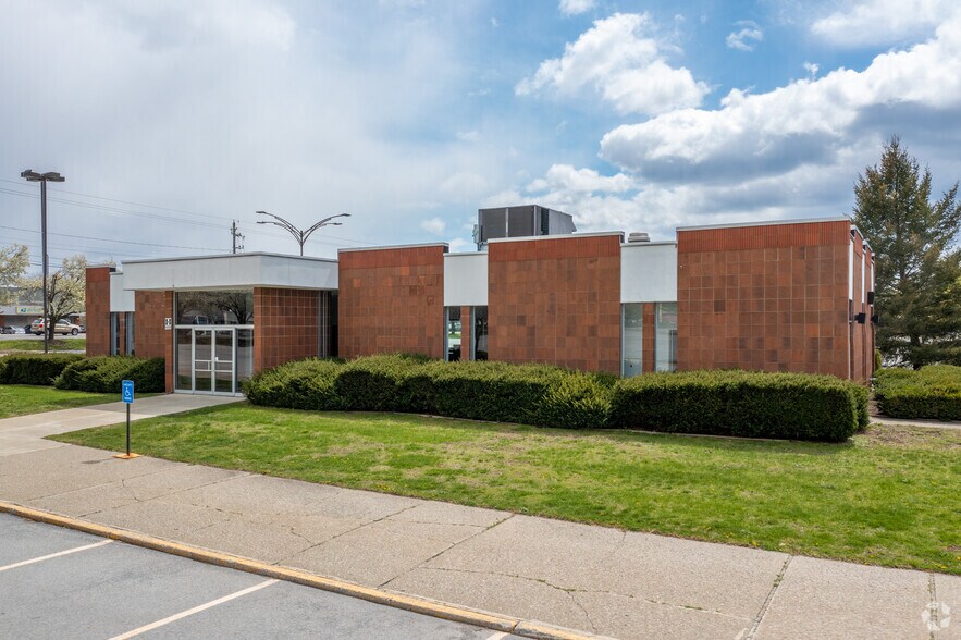 More Photos Of 2555-2605 South Rd, Poughkeepsie Unknown For Lease