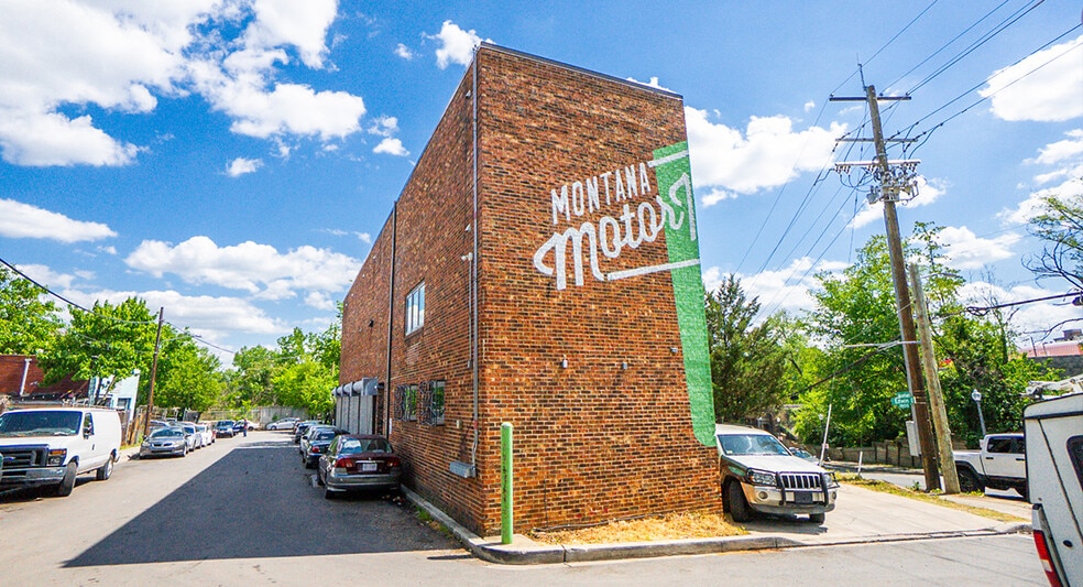 More Photos Of 1800 Montana Ave NE, Washington Flex For Sale