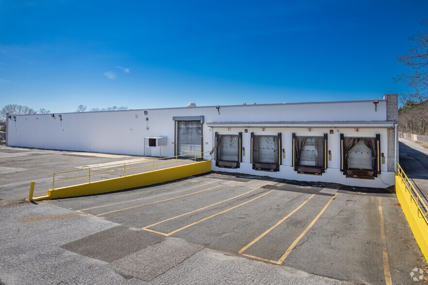 More Photos Of 355 Crooked Hill Rd, Brentwood Manufacturing For Sale