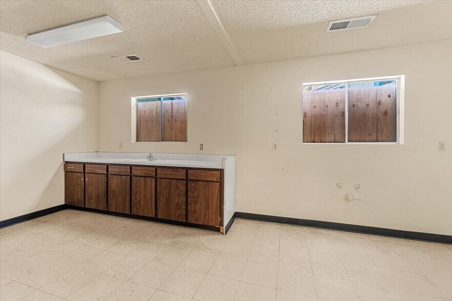 More Photos Of 4555 Valley West Dr, Arcata Medical For Sale