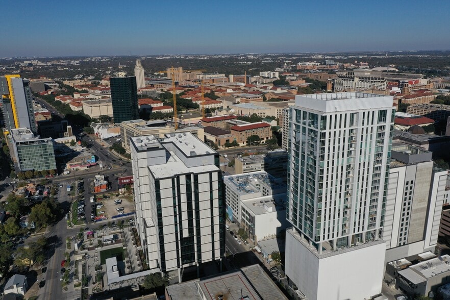 More Photos Of 1705 Guadalupe St, Austin Office For Sale