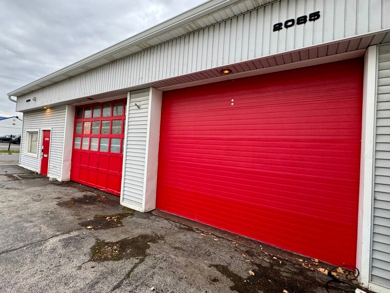 More Photos Of 2085 Clinton St, West Seneca Auto Repair For Sale
