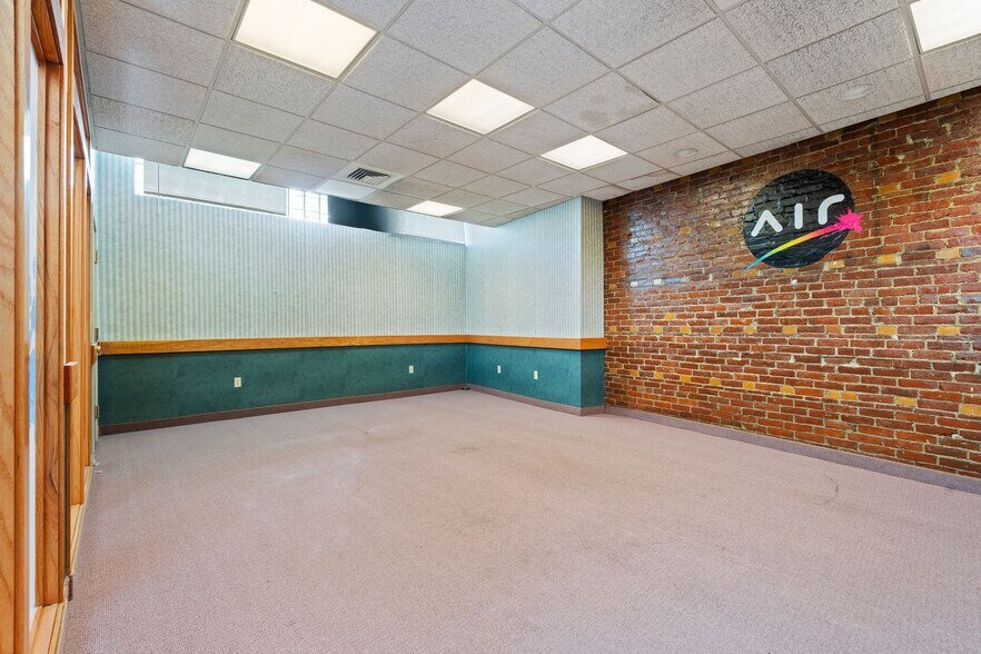 More Photos Of 80 Sagamore st, Quincy Office For Lease