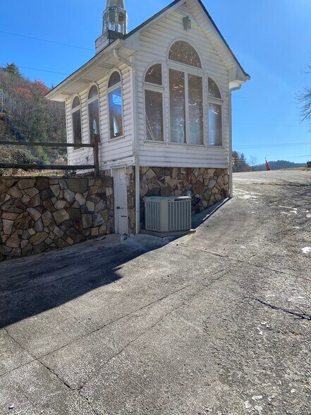 More Photos Of 5058 Hwy 321, Blowing Rock Flex For Sale