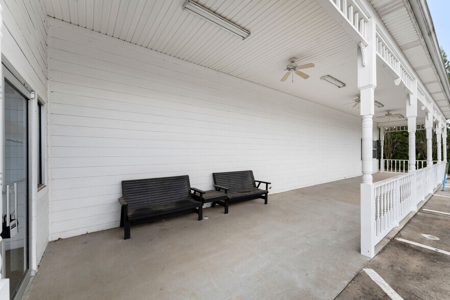 More Photos Of 2351 Highway 113, Taylorsville Restaurant For Lease