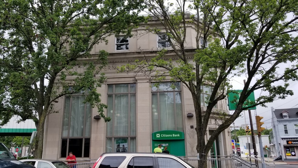 More Photos Of 936 N 9th St, Reading Bank For Sale