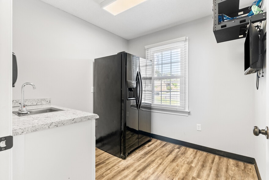 More Photos Of 6200 Fort Ave, Lynchburg Medical For Sale