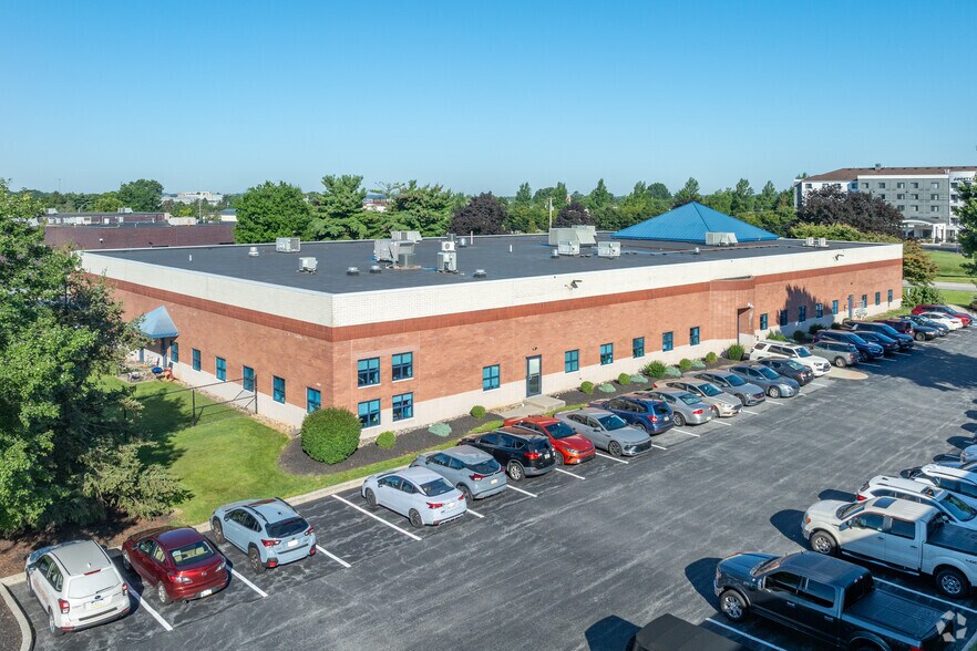 More Photos Of 1808 Colonial Village Ln, Lancaster Office For Lease