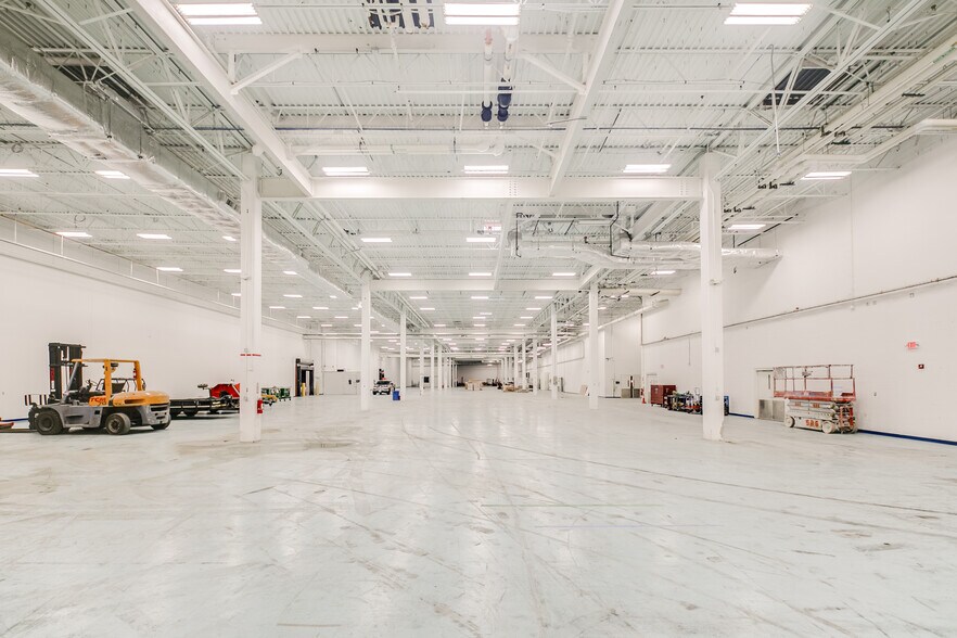 More Photos Of 1 Corporate Woods Dr, Bridgeton Distribution For Sale