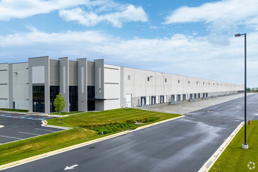 More Photos Of 5177 Williamsport Pike, Martinsburg Warehouse For Lease