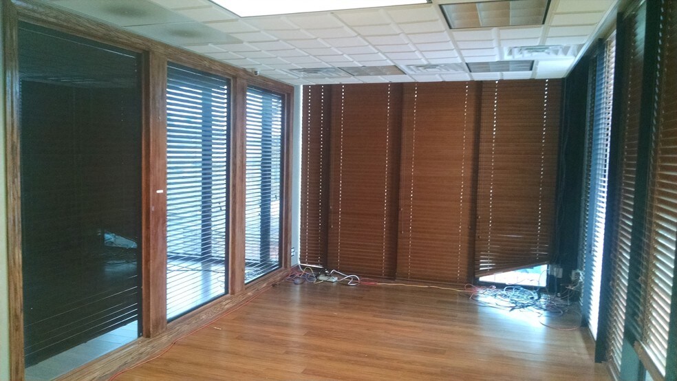 More Photos Of 2715 N Central Ave, Chicago Medical For Sale