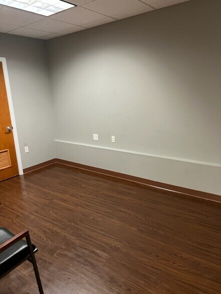 More Photos Of 1449 Old Waterbury Rd, Southbury Office For Sale