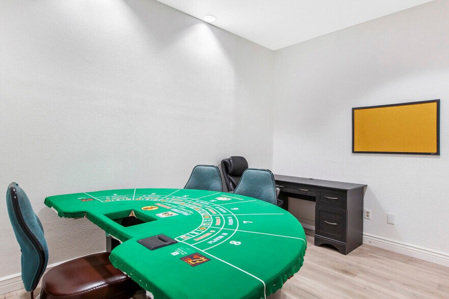 More Photos Of 11275 Folsom Blvd, Rancho Cordova Restaurant For Lease