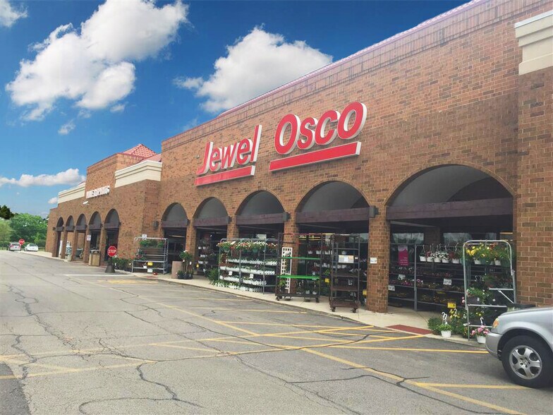 Primary Photo Of 2709-2775 Willow Rd, Glenview Unknown For Lease